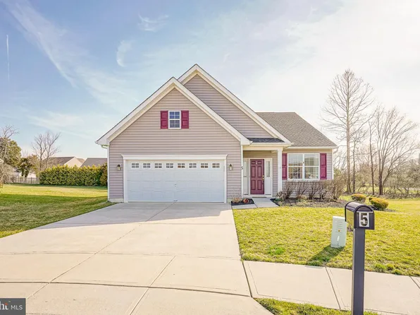 5 Crane Ct, Clayton, NJ 08312