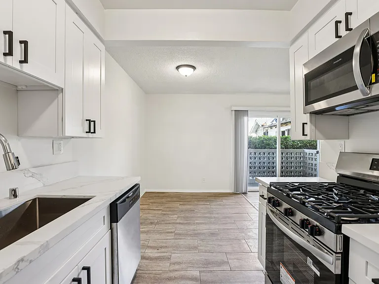 6205 8th Ave — Photo 7