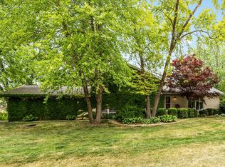 29W012 Shell Lake Dr, Naperville, IL 60564