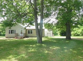 1719 Smith Rd, Temperance, MI 48182