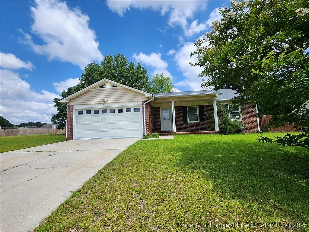 3 bed, 2.0 bath, 1465 sqft, $1,725 — Photo 1