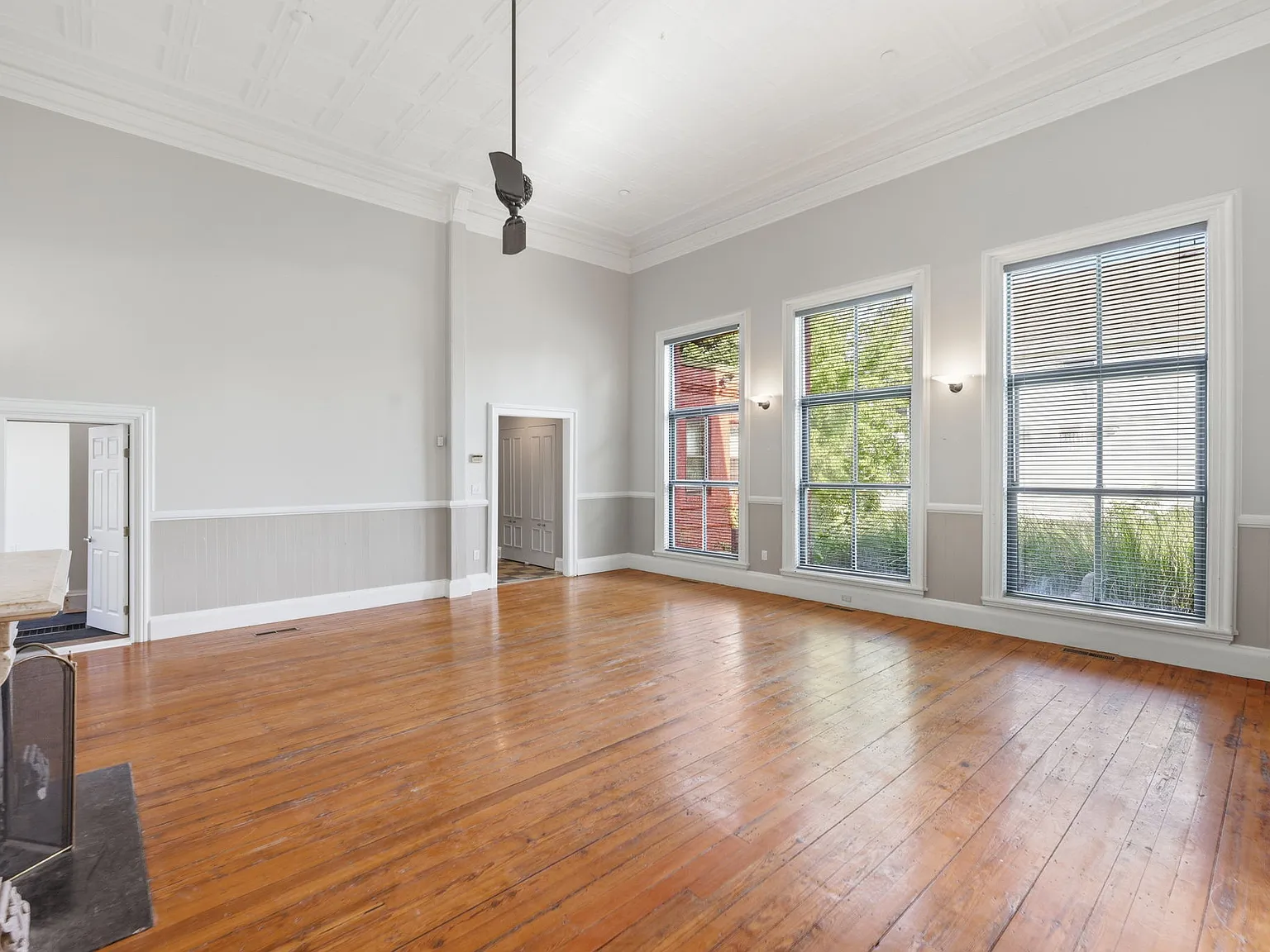 3 bed, 2.5 bath, 1932 sqft, $4,500 — Photo 3