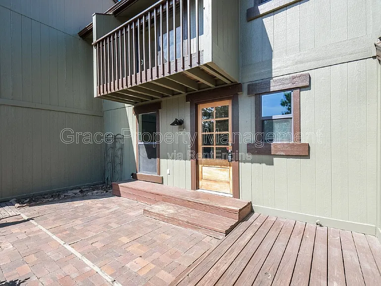4608 Greenbriar Ct — Photo 2