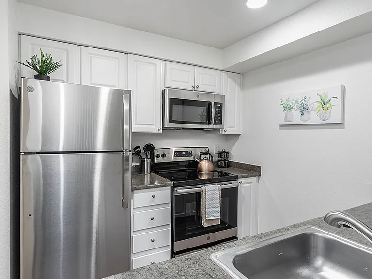 Kenmore Village Apartments — Photo 1