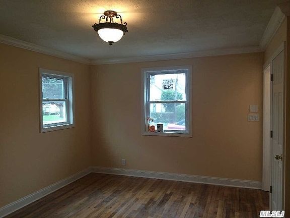 4th image of 172 Mason St