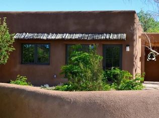 1330C Cerro Gordo Rd, Santa Fe, NM 87501