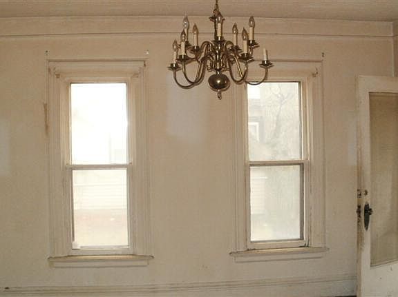 3rd image of 430 Franklin St SE