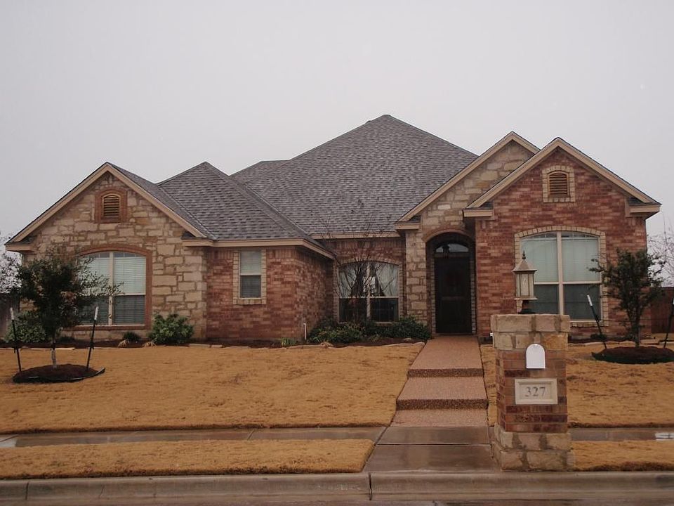 1st image of 327 Canterbury Dr