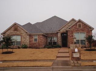 327 Canterbury Dr, Woodway, TX 76712
