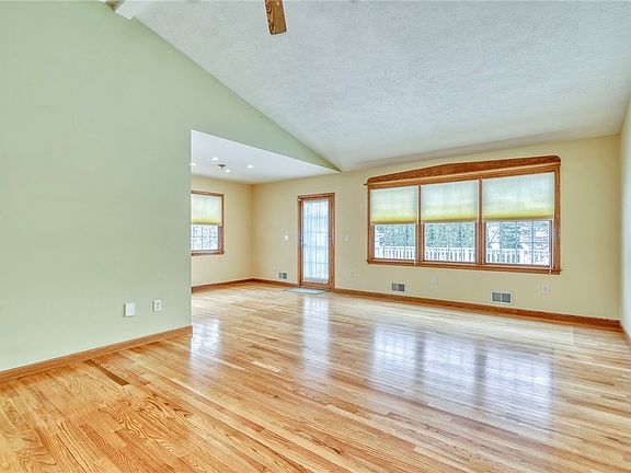 4th image of 38 Munger St