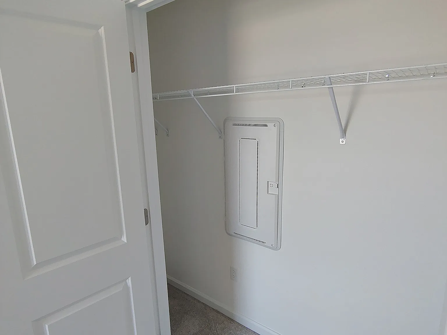 3 bed, 1291 sqft, $850 — Photo 3