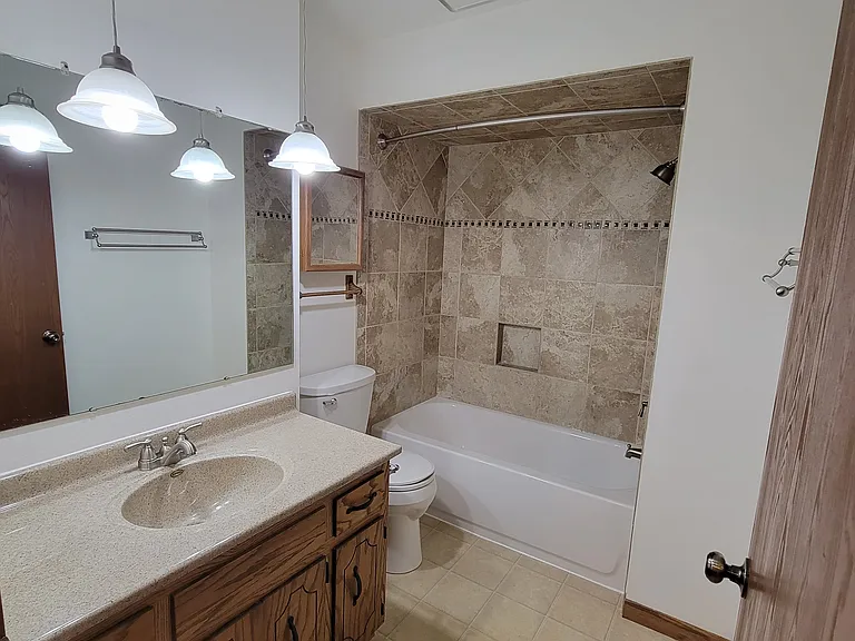 Full Bathroom