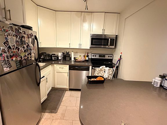 4th image of 3550 N Lake Shore Dr APT 728