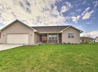 721 Killarny Trl, De Pere, WI 54115