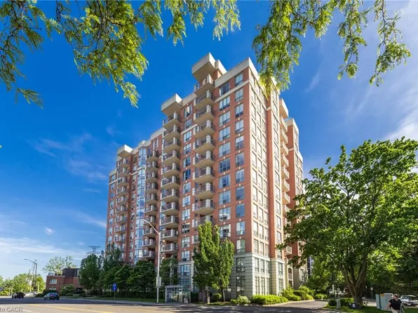 442 Maple Ave #708, Burlington, ON L7S 2L7