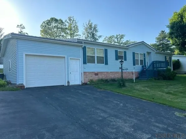 1310 Estates Ave, Somerset, PA 15501