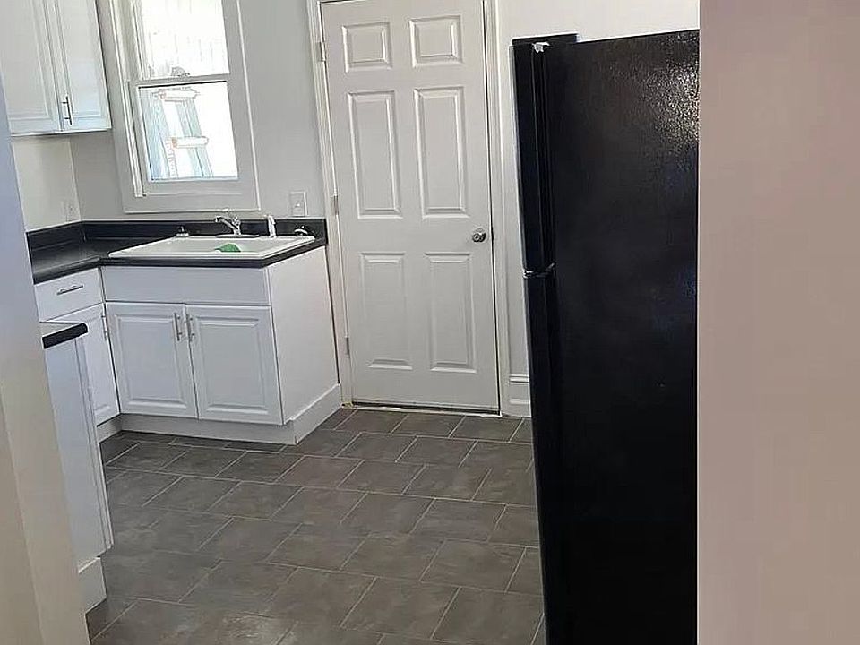 1st image of 919 Davis Ave NW