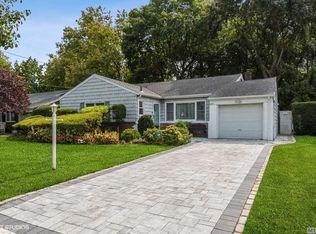 1539 Clair Pl, Valley Stream, NY 11580