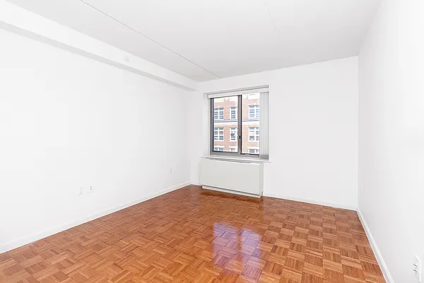 Sold by R New York | media 11