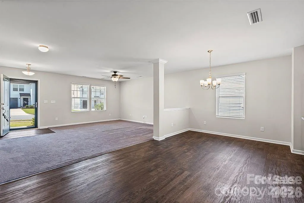 3 bed, 2.5 bath, 2064 sqft, $2,100 — Photo 4