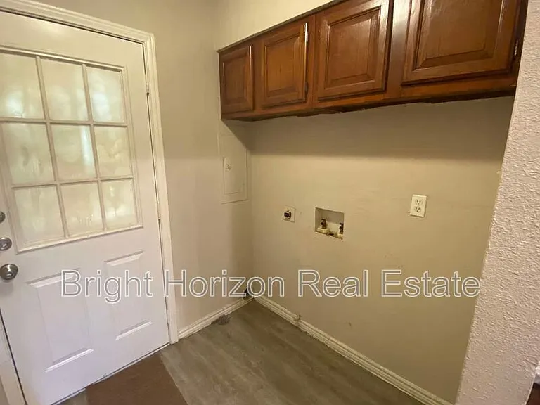 1017 Mullins St — Photo 14