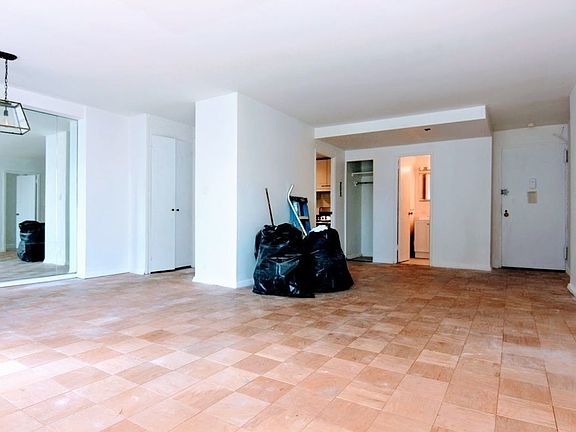 3rd image of 220 E 57th St APT 18B
