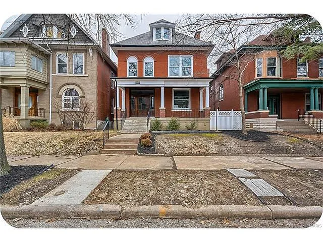 2931 Allen Ave photo 1