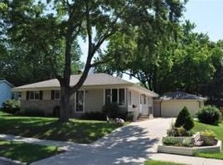 717 Pleasant Dr, West Bend, WI 53095