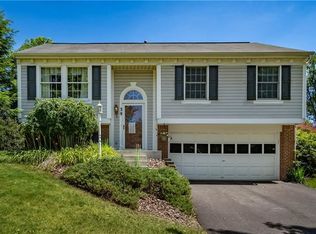 39 Pacers Ridge Dr, Canonsburg, PA 15317