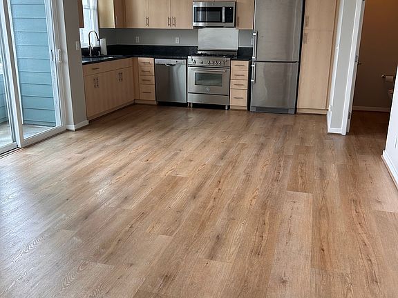 3rd image of 1066 41st Ave Unit C201