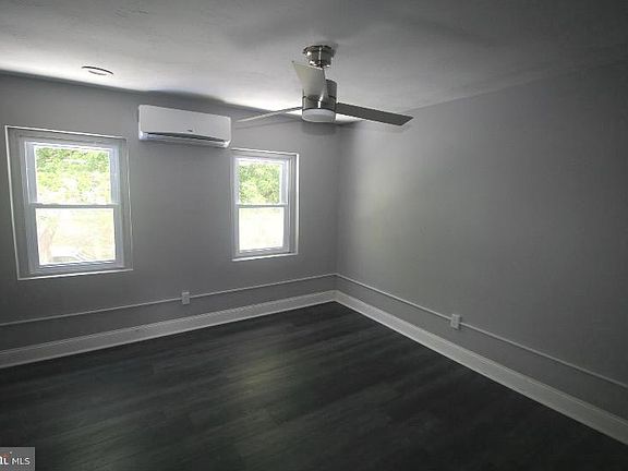 3rd image of 42 Ross St