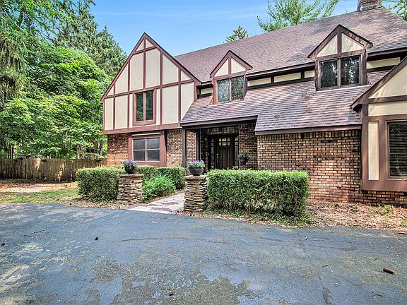 4th image of 7325 Oliver Woods Dr SE