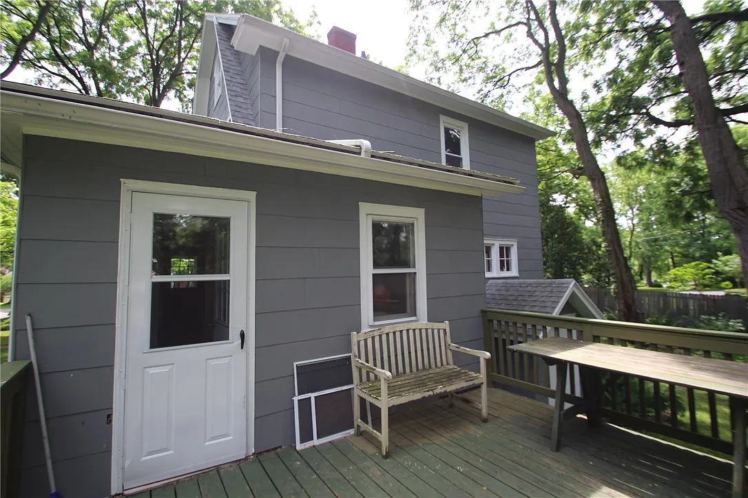 4 bed, 1.5 bath, 1606 sqft, $2,300 — Photo 4