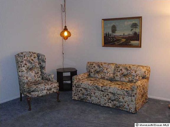 4th image of 169 Boxwood Drive #B