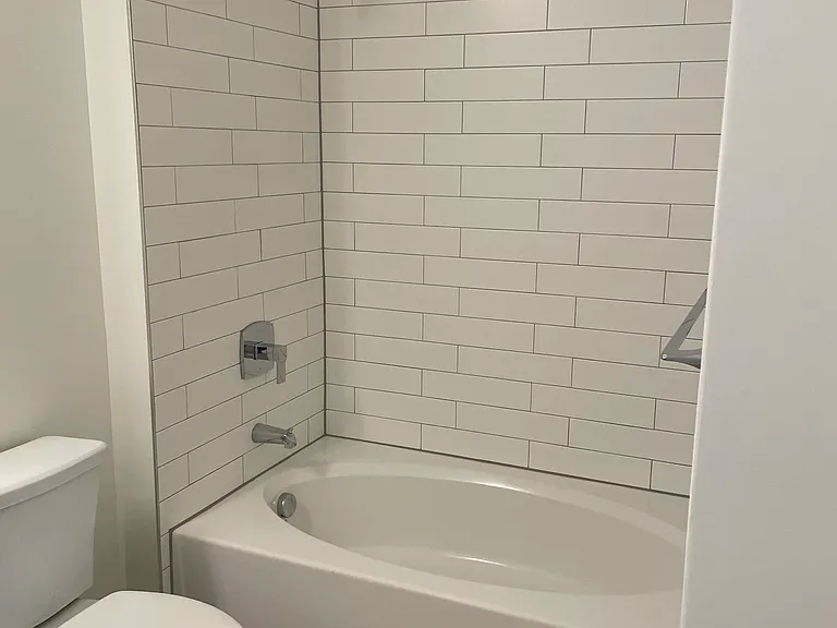 601 Park Ave W #1121 — Photo 9