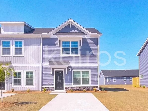 2477 Banyon Cir