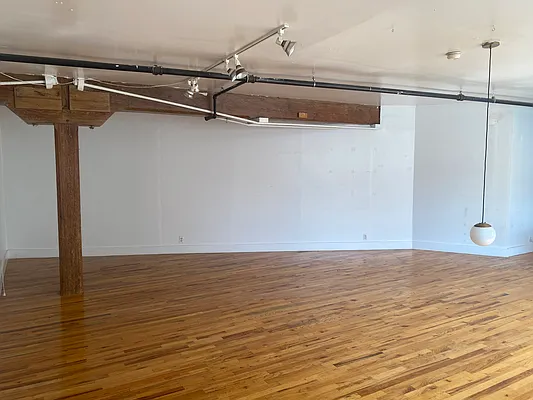 Rented by R New York | media 43