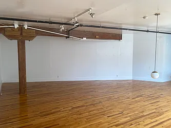 Rented by R New York