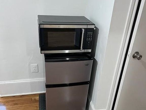 3rd image of 4058 Aspen St #2A