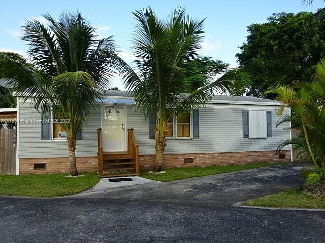 1st image of 220 NE 12th Ave Lot 192