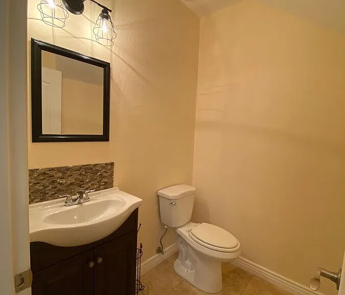 17648 W Lisbon Ln — Photo 12