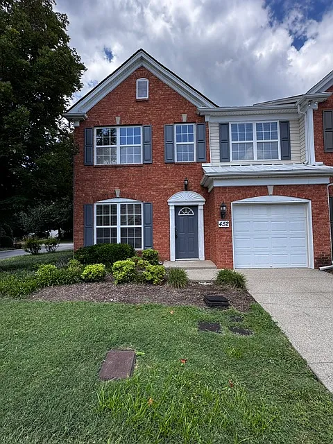 3 bed, 2.5 bath, 1636 sqft, $2,195 — Photo 1
