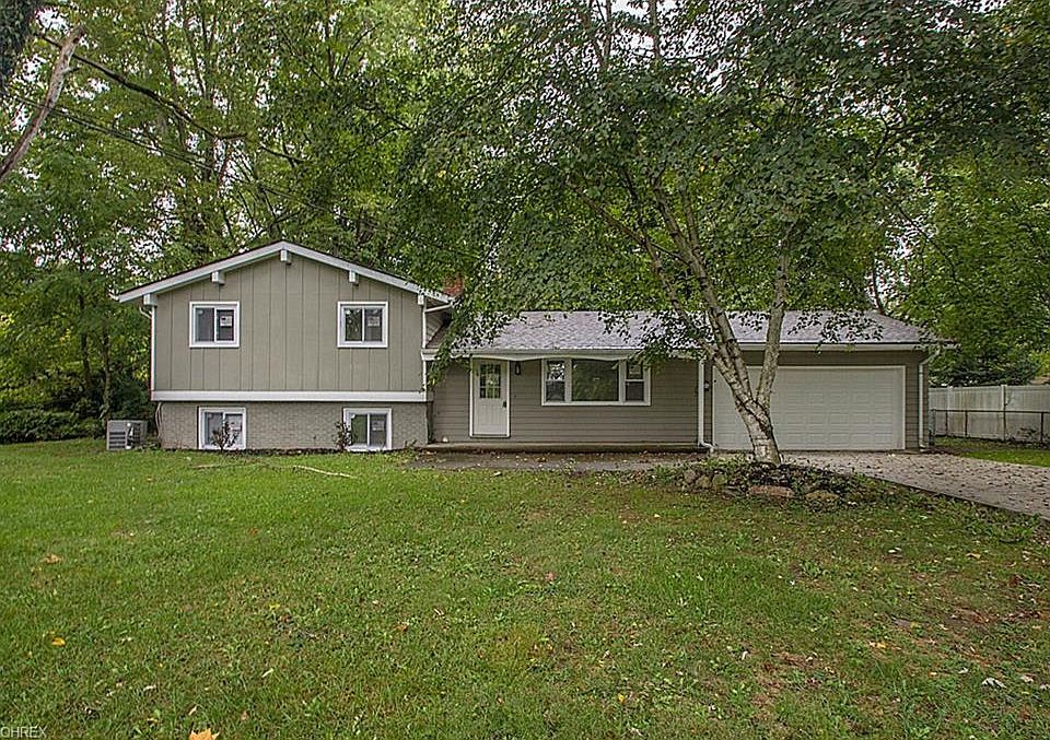 1st image of 16004 Briarwood Ln