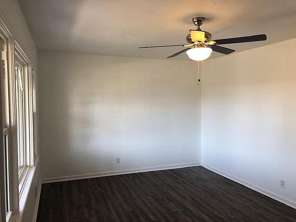 5th image of 805 Foxcroft Ct