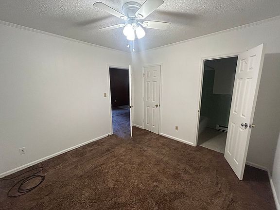 5th image of 440 Rosewood Ave Unit 4