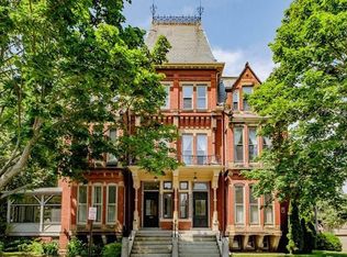 117 Pine St APT 3, Portland, ME 04102