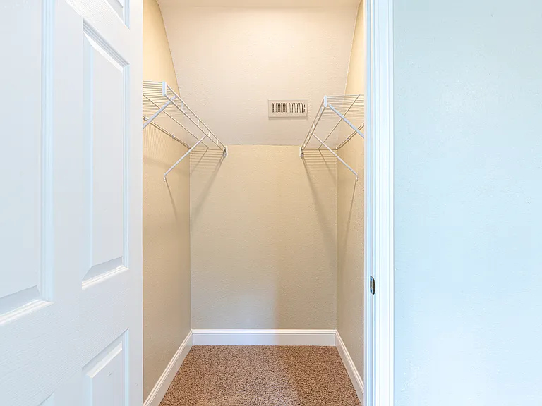 7211 Remagen Ln — Photo 27