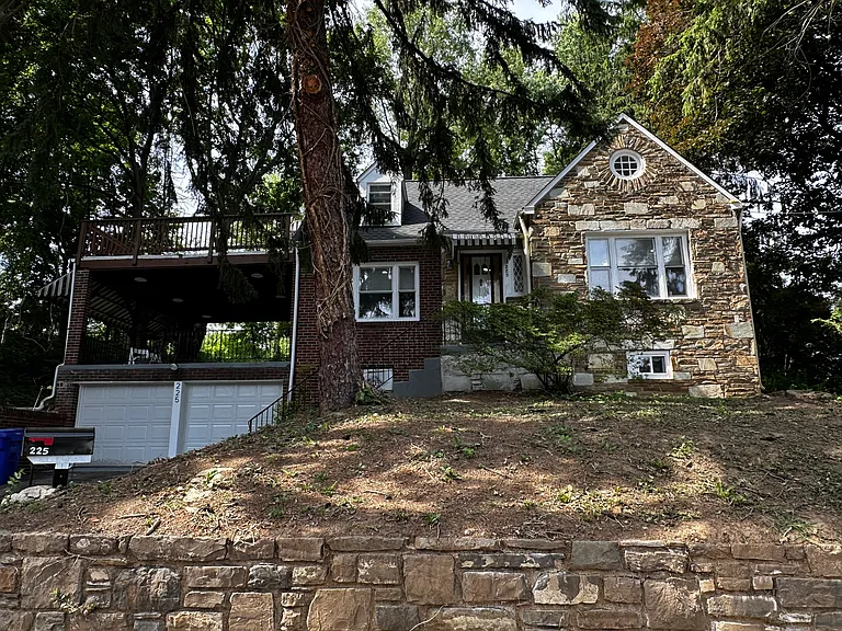225 Church Rd — Photo 1