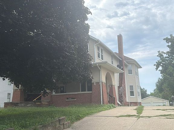 2nd image of 302 W Pine St