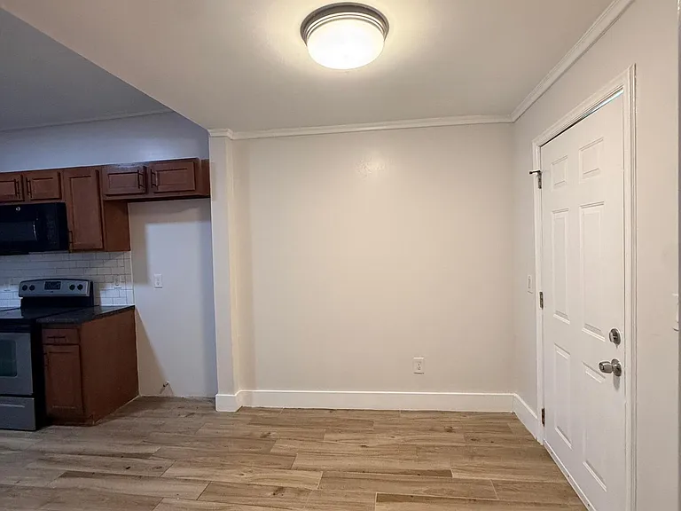 1226 Clark St — Photo 5